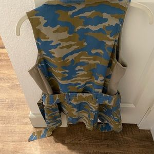 Camouflage vest/jacket with belt